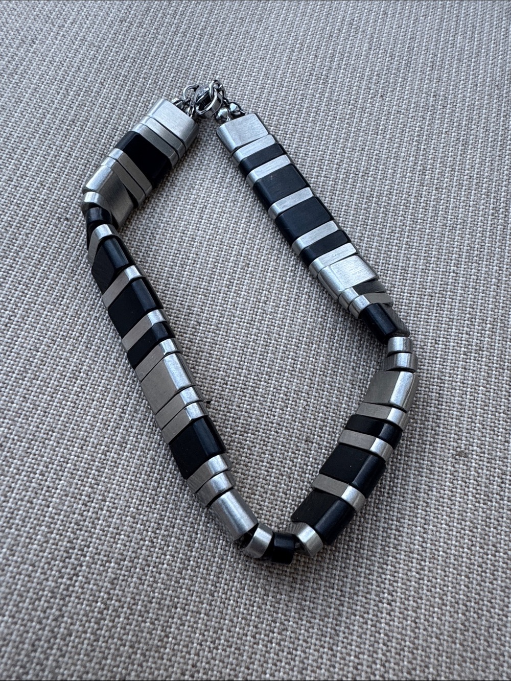 NWOT Black and Silver Striped Beaded Necklace
